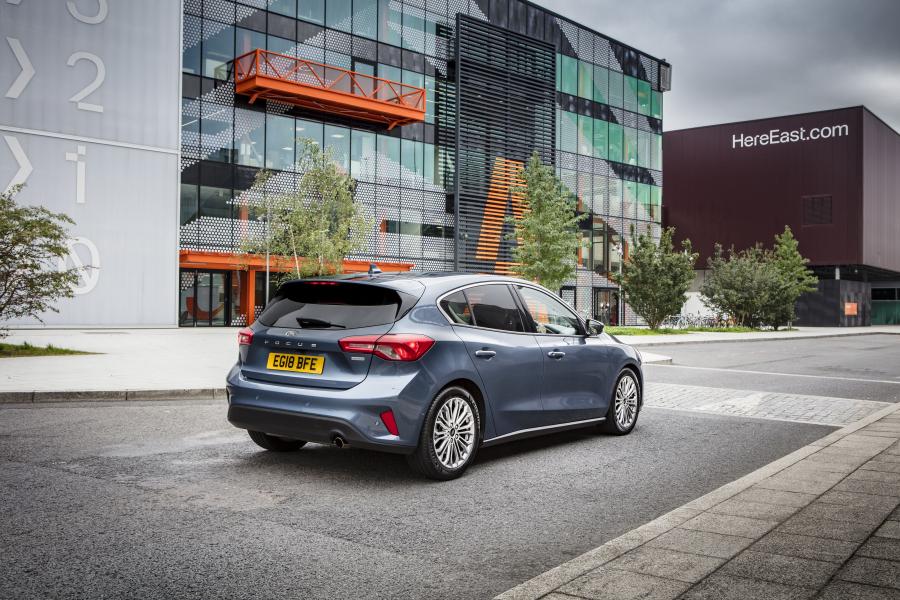  Ford Focus Titanium 2018 года  (UK) (фото 6 из 18)